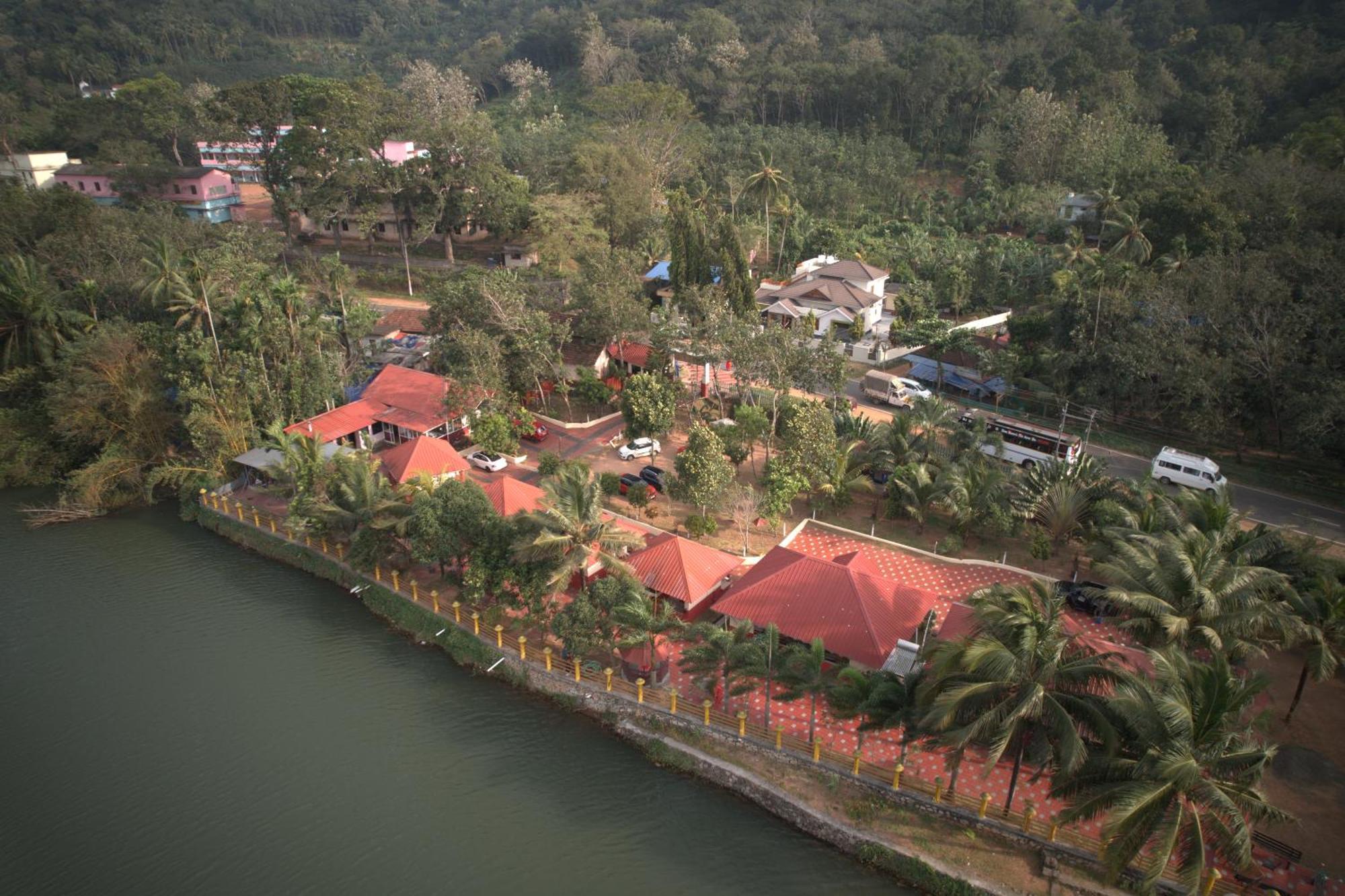 Kandamath Heritage Resort Kolattupuzha ภายนอก รูปภาพ